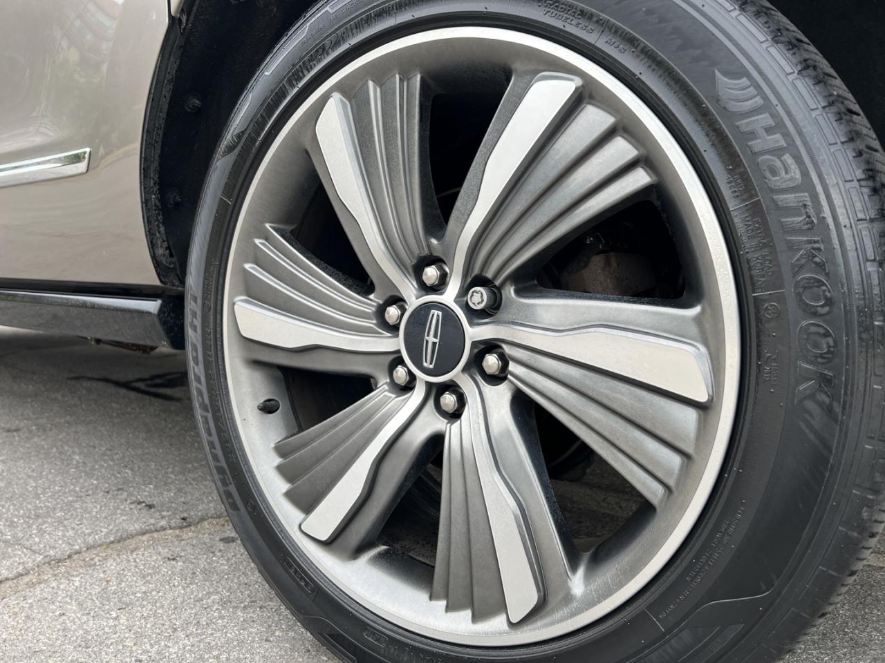 2019 Lincoln Navigator L Reserve 4WD - Photo #27