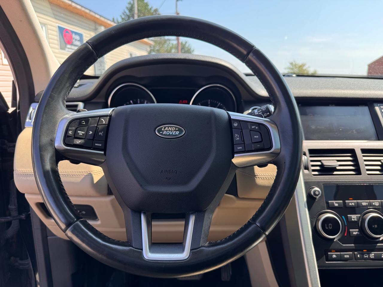 2015 Land Rover Discovery Sport 4WD 4dr HSE - Photo #19