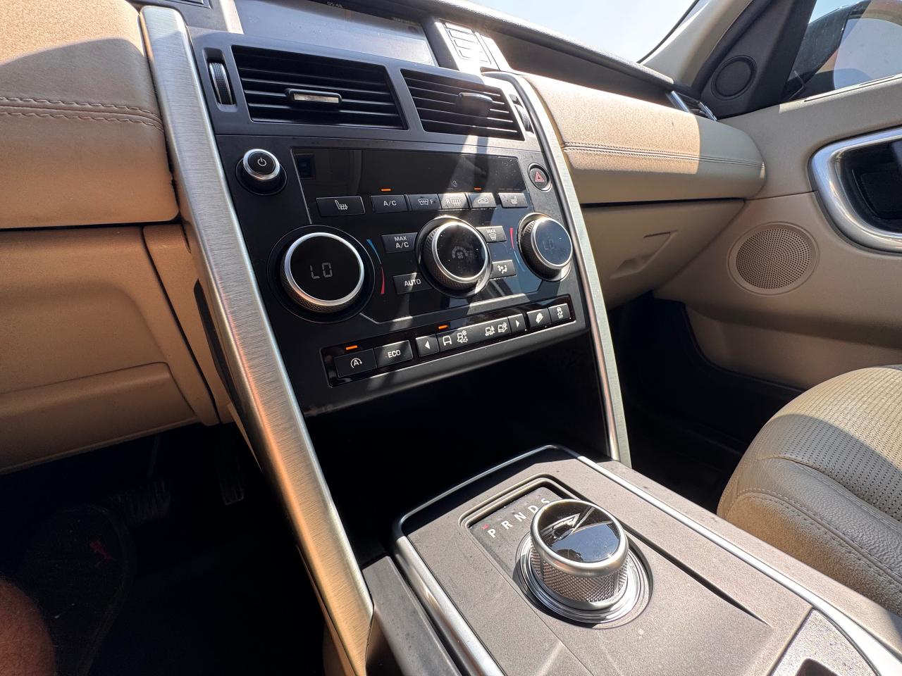 2015 Land Rover Discovery Sport 4WD 4dr HSE - Photo #24