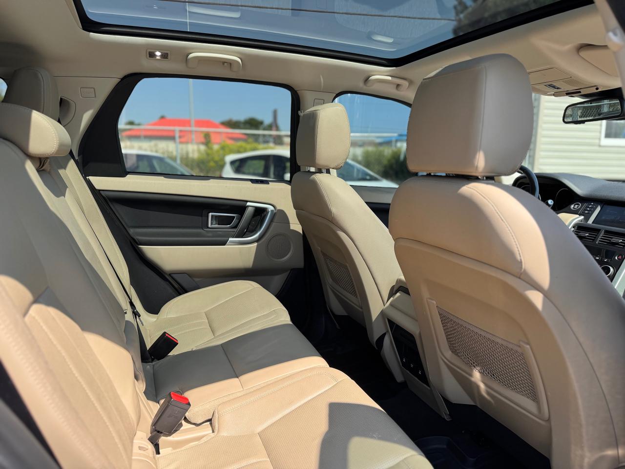 2015 Land Rover Discovery Sport 4WD 4dr HSE - Photo #11