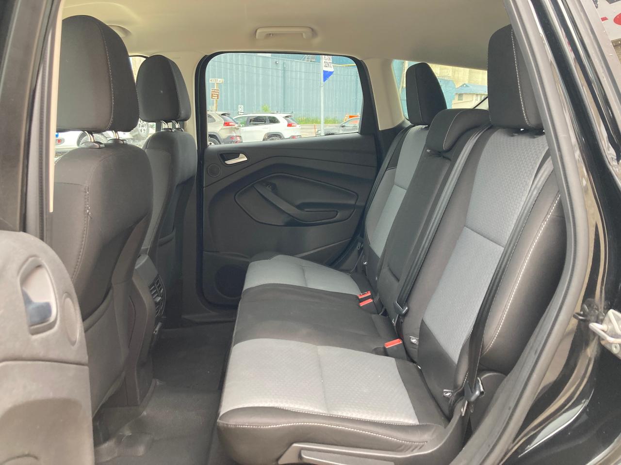 2017 Ford Escape SE - Photo #12