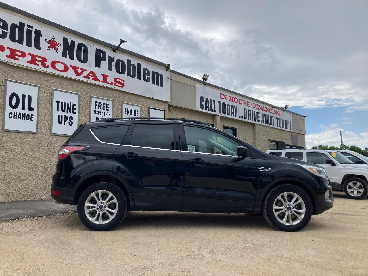 2017 Ford Escape SE - Photo #2