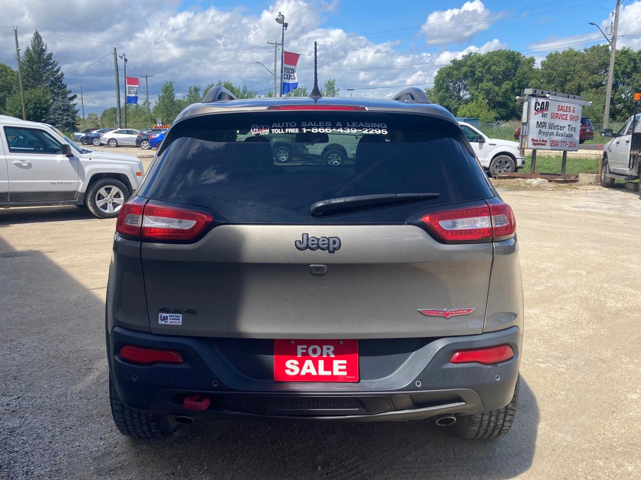 2016 Jeep Cherokee Trailhawk - Photo #4