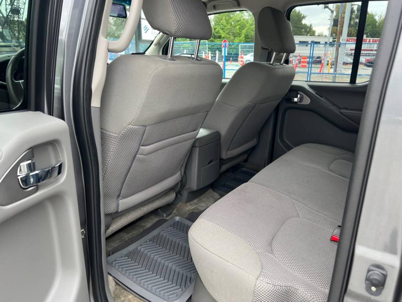 2017 Nissan Frontier SV - Photo #12