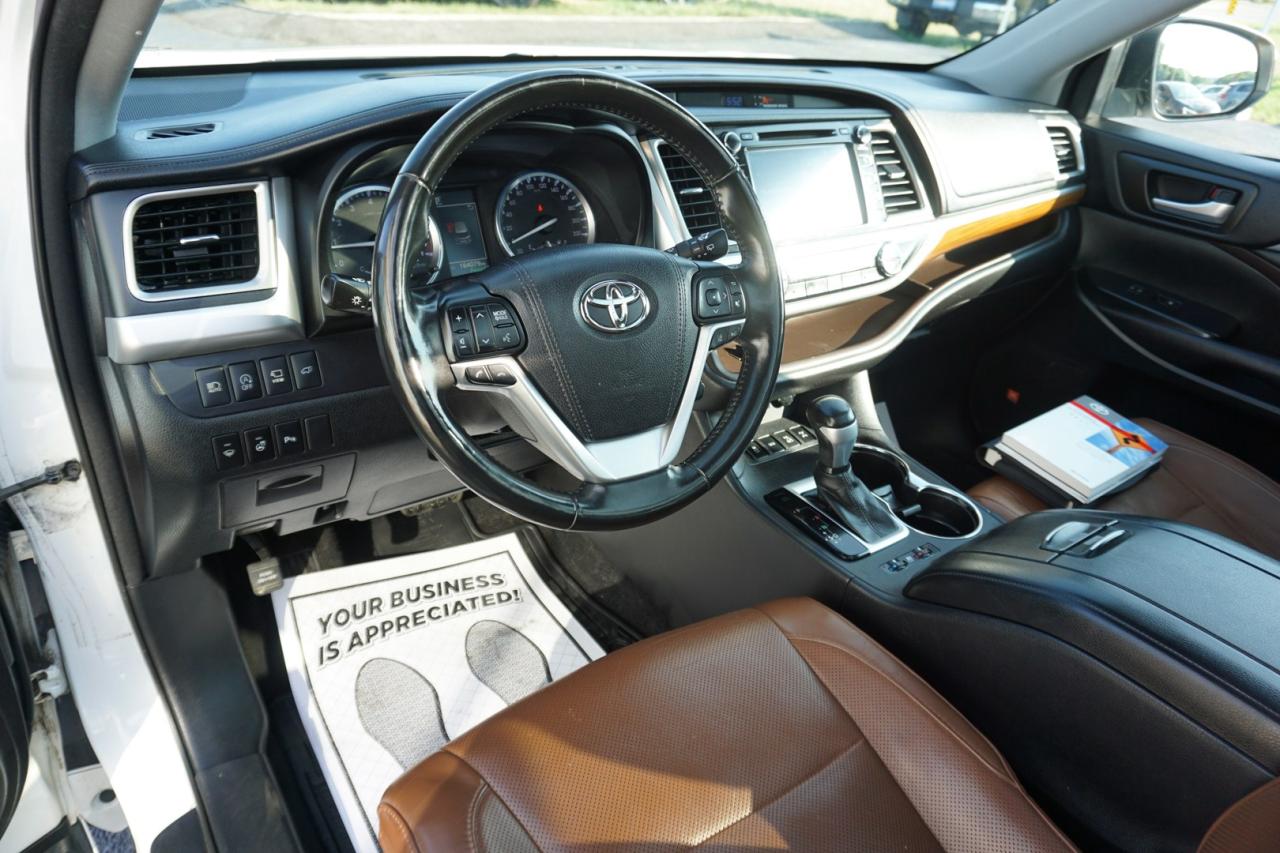 2017 Toyota Highlander V6 LIMITED AWD *ACCIDENT FREE*TOYOTA MAINTAIN* CAMERA NAV BLUETOOTH LEATHER HEATED SEATS PANO ROOF CRUISE ALLOYS - Photo #10