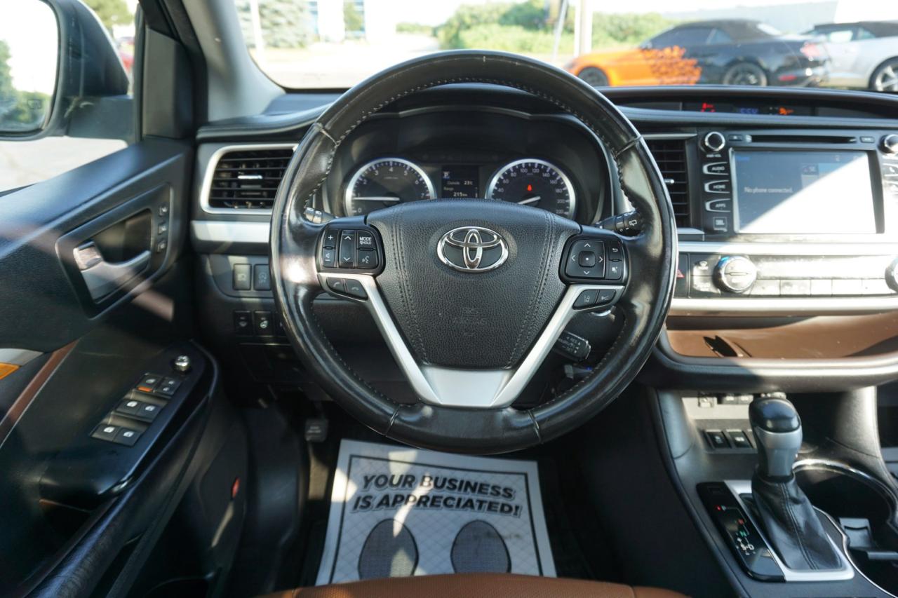 2017 Toyota Highlander V6 LIMITED AWD *ACCIDENT FREE*TOYOTA MAINTAIN* CAMERA NAV BLUETOOTH LEATHER HEATED SEATS PANO ROOF CRUISE ALLOYS - Photo #11