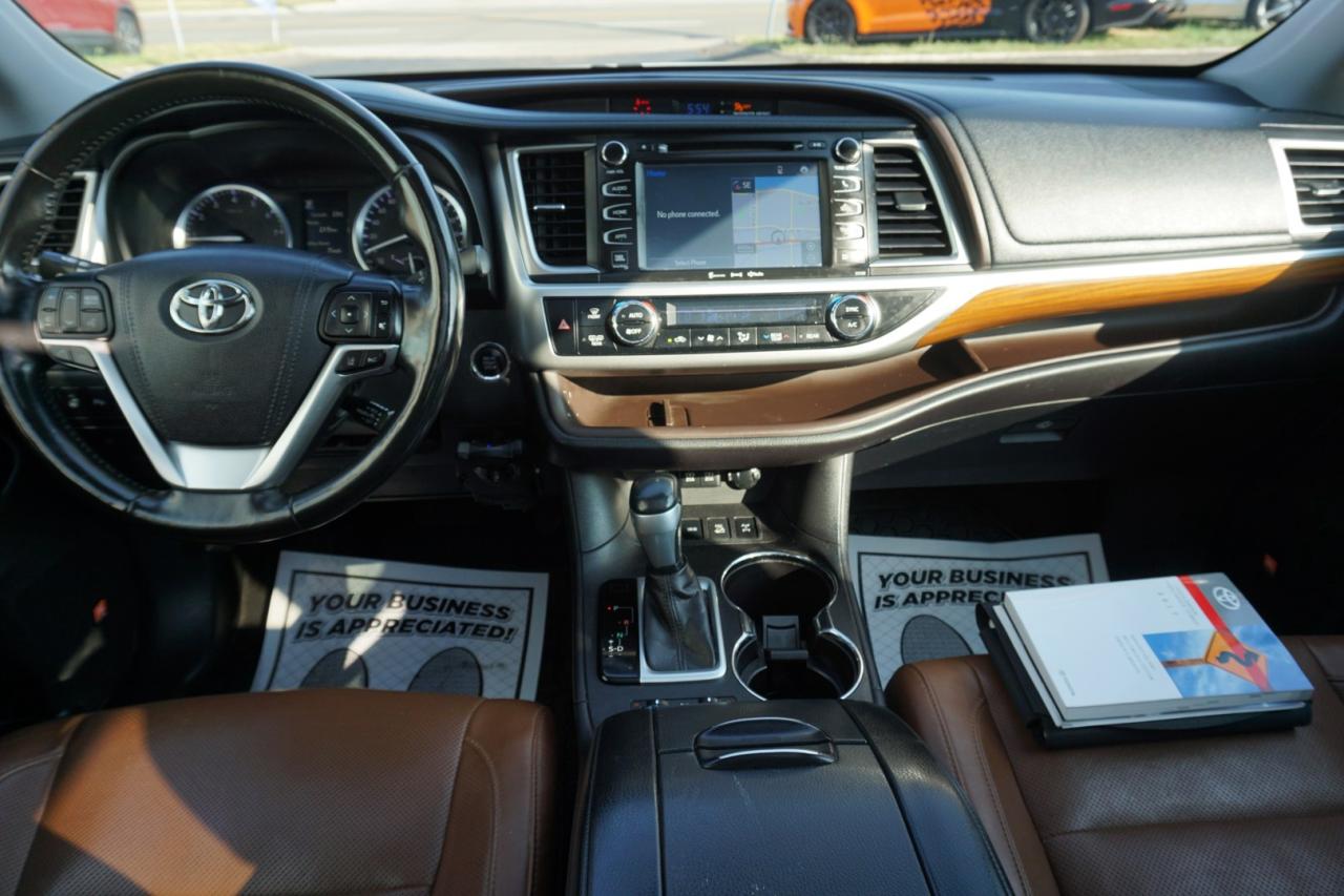 2017 Toyota Highlander V6 LIMITED AWD *ACCIDENT FREE*TOYOTA MAINTAIN* CAMERA NAV BLUETOOTH LEATHER HEATED SEATS PANO ROOF CRUISE ALLOYS - Photo #13