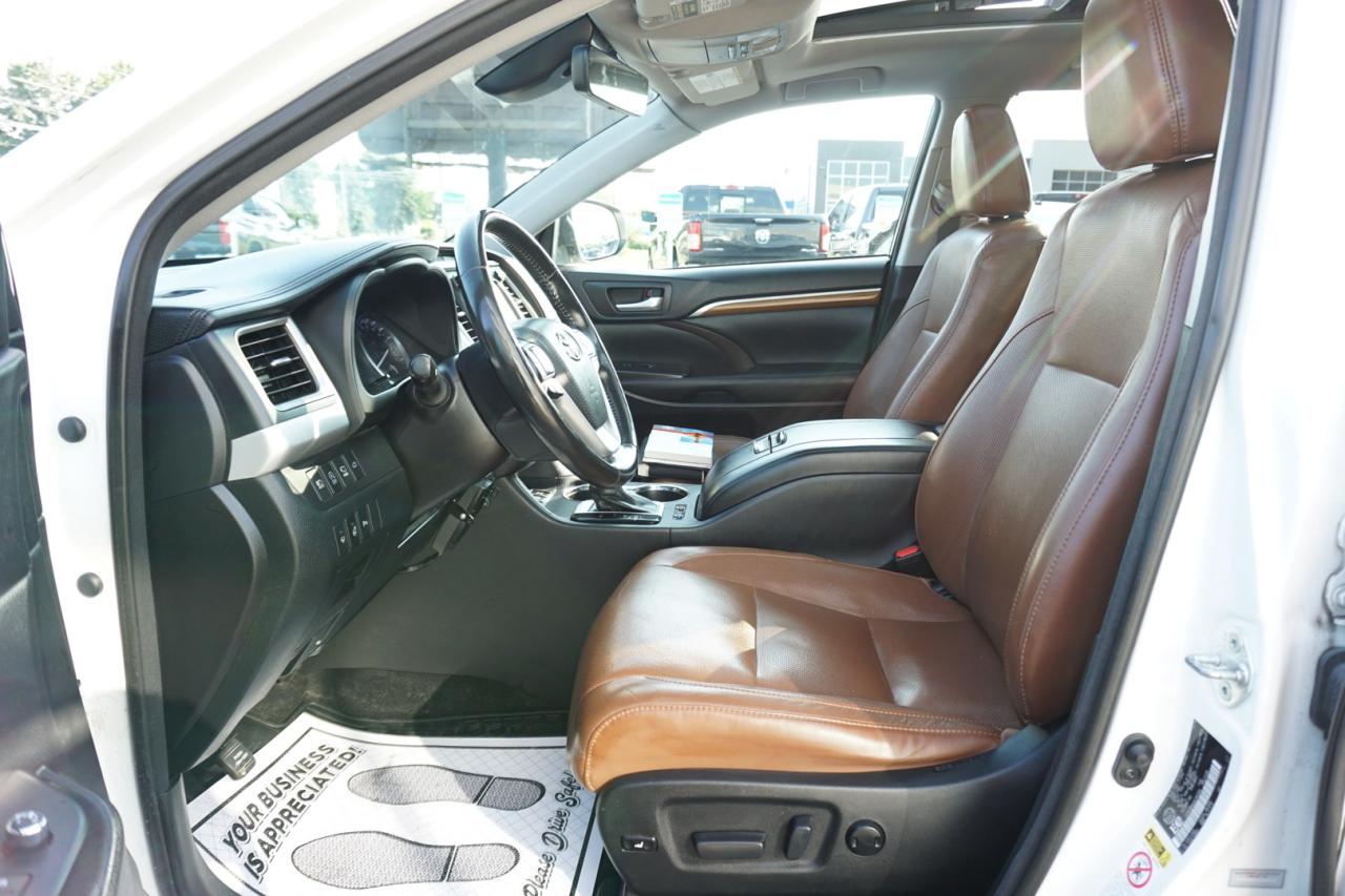 2017 Toyota Highlander V6 LIMITED AWD *ACCIDENT FREE*TOYOTA MAINTAIN* CAMERA NAV BLUETOOTH LEATHER HEATED SEATS PANO ROOF CRUISE ALLOYS - Photo #16