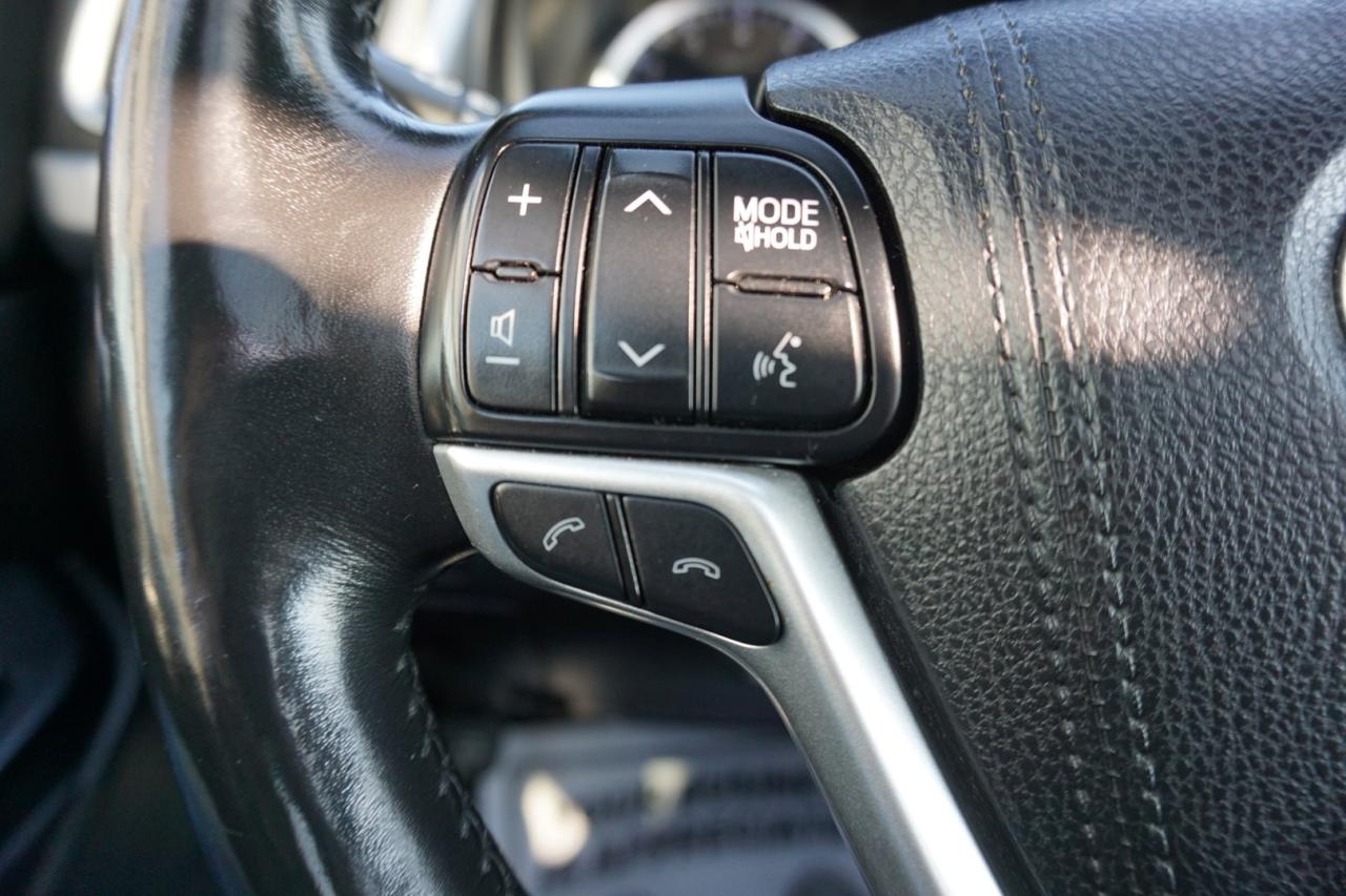 2017 Toyota Highlander V6 LIMITED AWD *ACCIDENT FREE*TOYOTA MAINTAIN* CAMERA NAV BLUETOOTH LEATHER HEATED SEATS PANO ROOF CRUISE ALLOYS - Photo #41