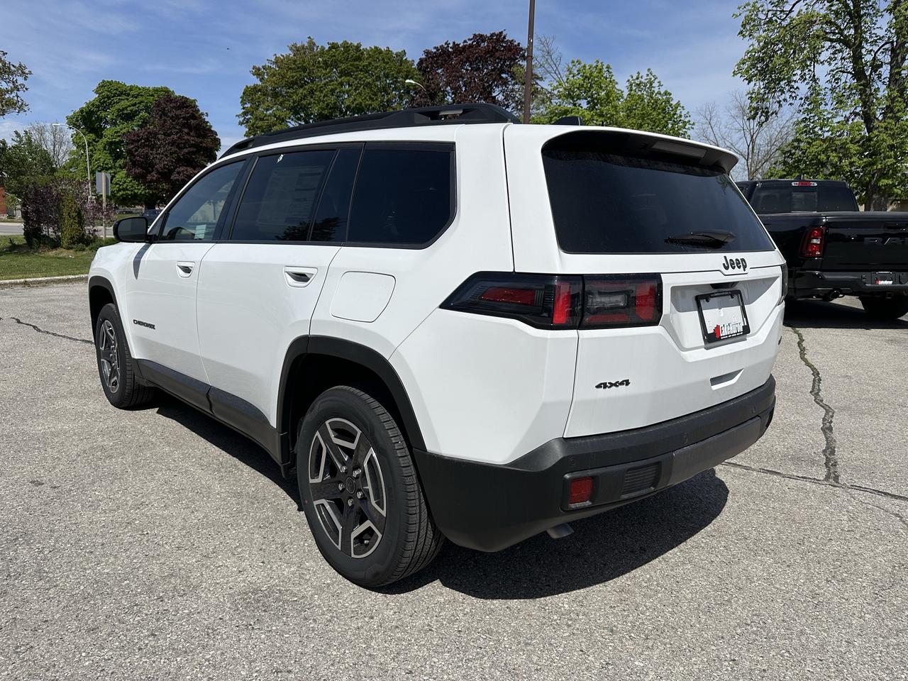 2026 Jeep Cherokee Limited Photo4