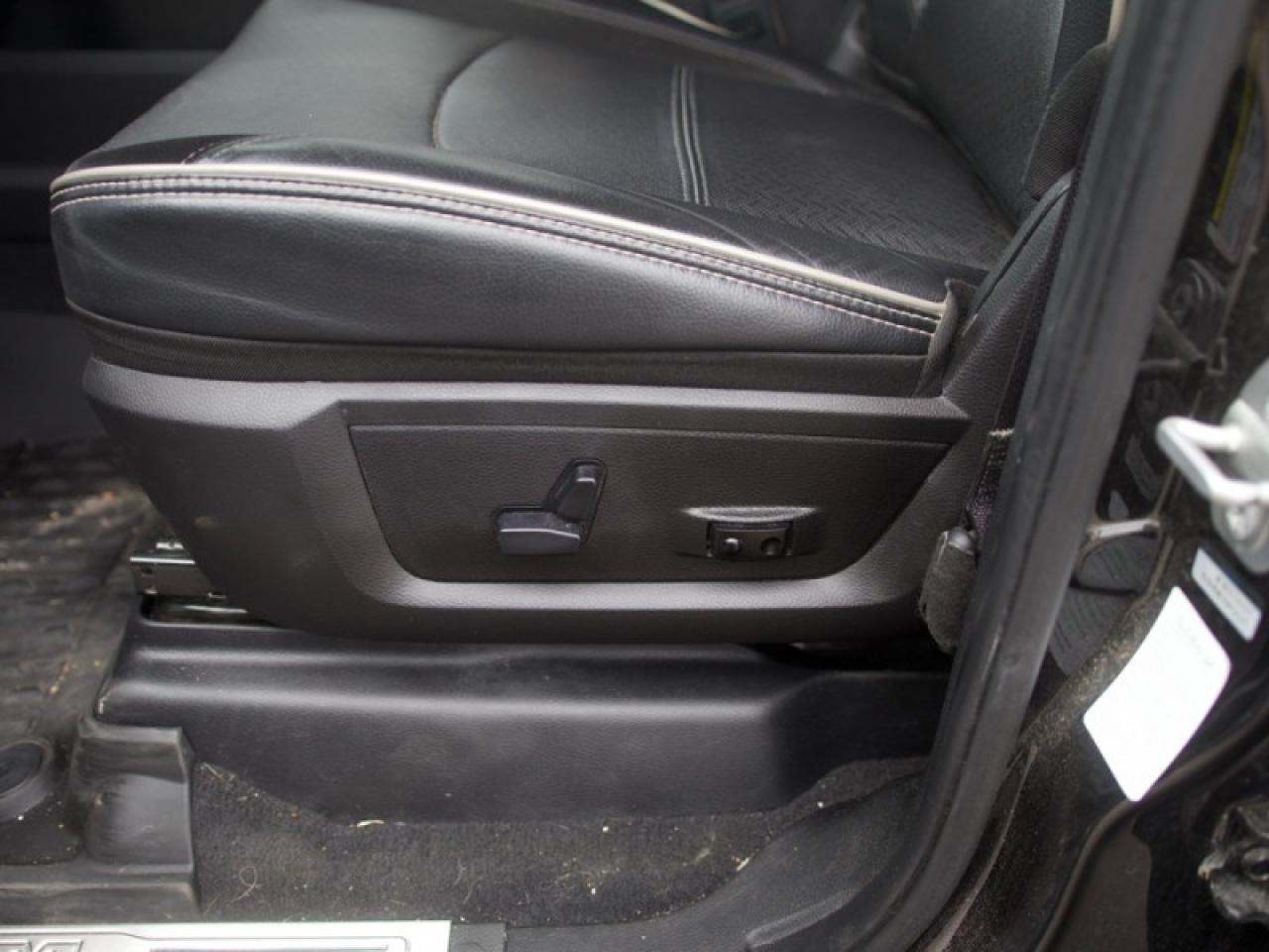 2019 RAM 2500 Laramie  **NIGHT EDITION - SUNROOF** Photo