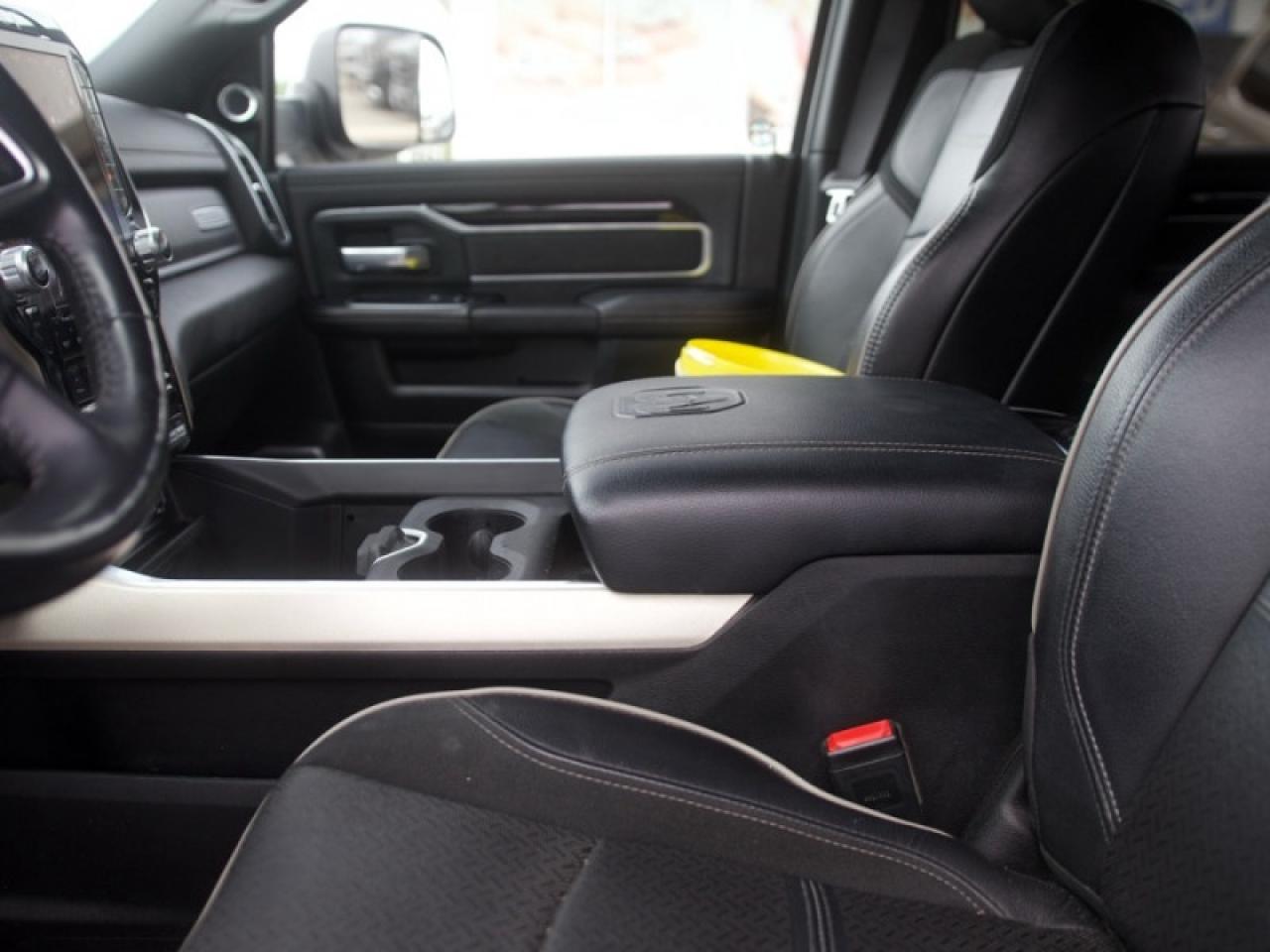 2019 RAM 2500 Laramie  **NIGHT EDITION - SUNROOF** Photo