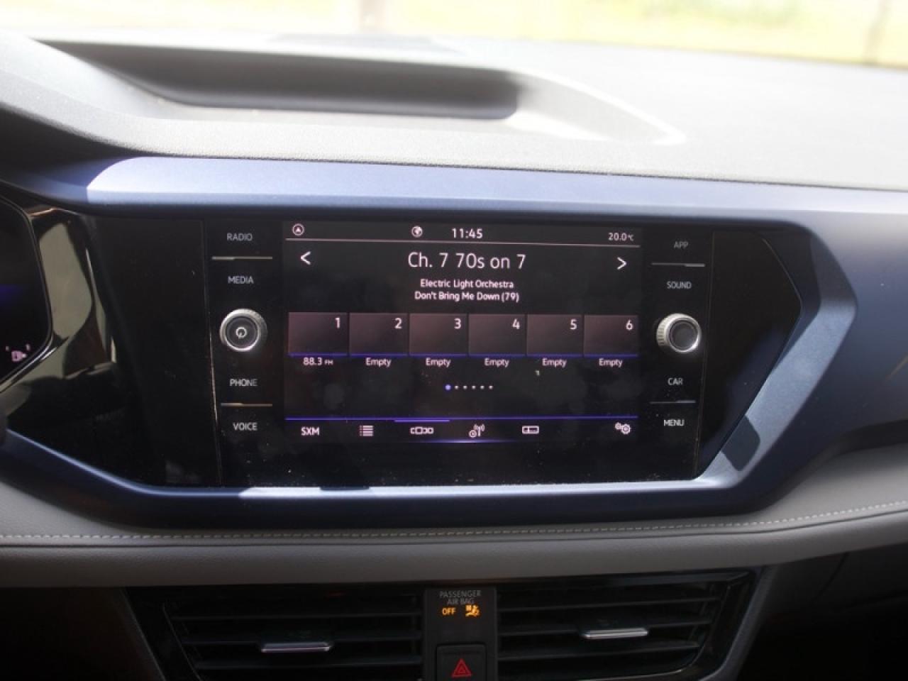 2024 Volkswagen Taos Comfortline  **PANO SUNROOF** Photo