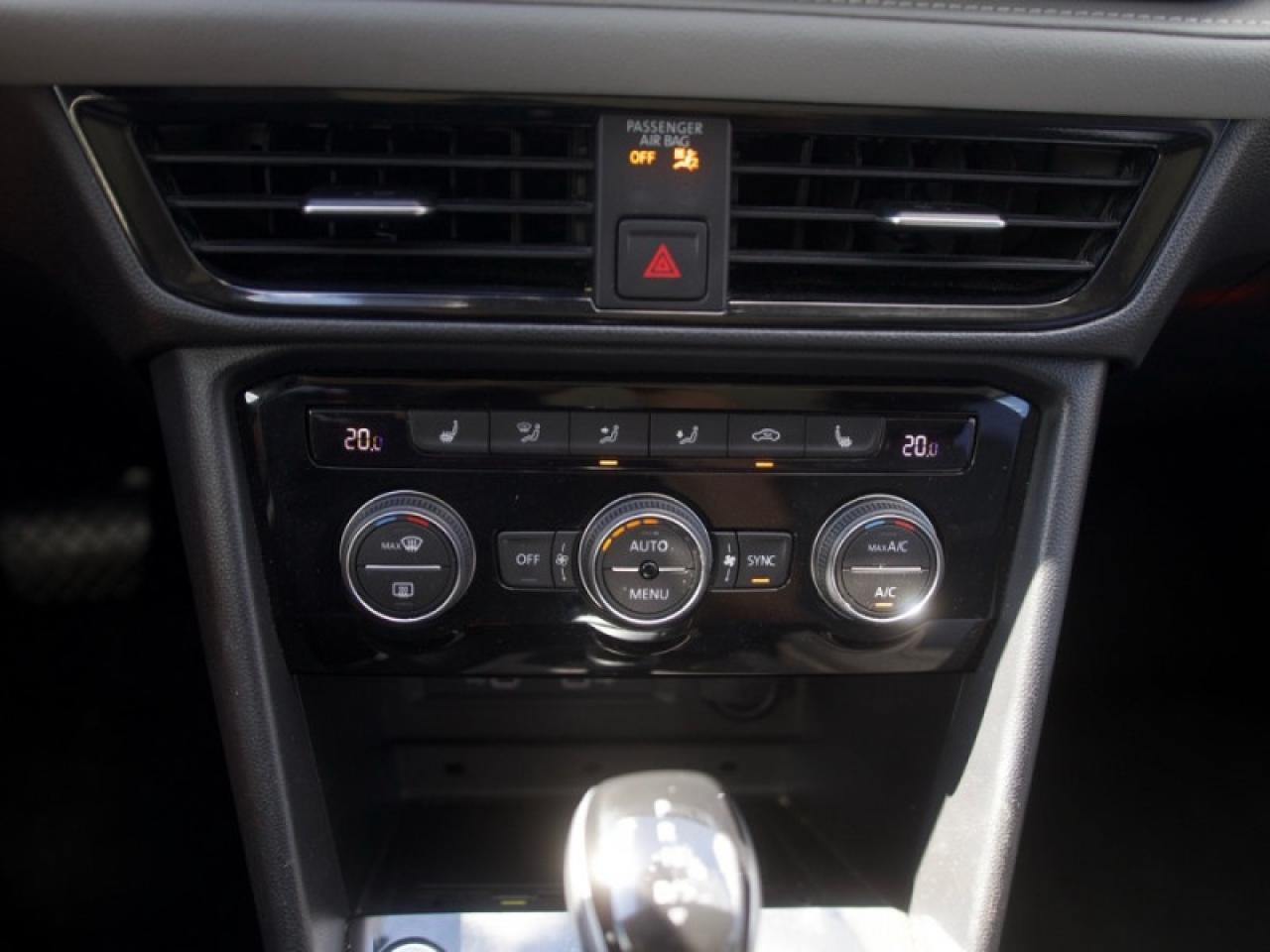 2024 Volkswagen Taos Comfortline  **PANO SUNROOF** Photo