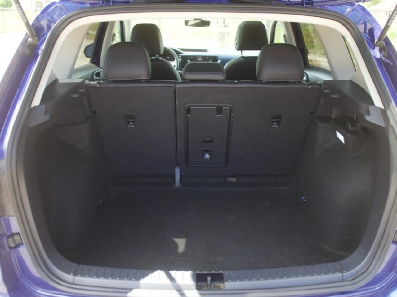 2024 Volkswagen Taos Comfortline  **PANO SUNROOF** Photo