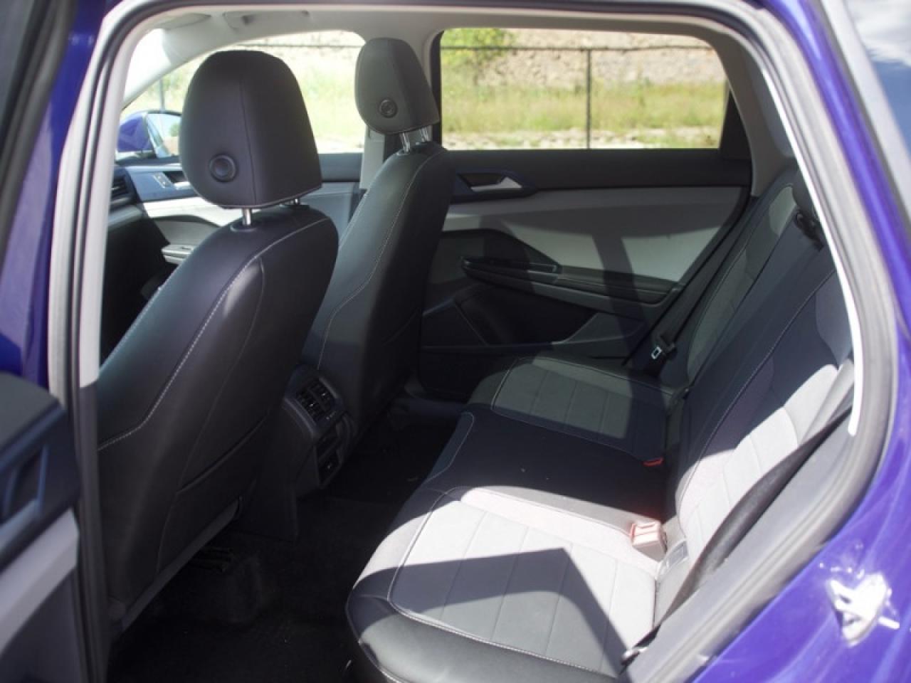2024 Volkswagen Taos Comfortline  **PANO SUNROOF** Photo