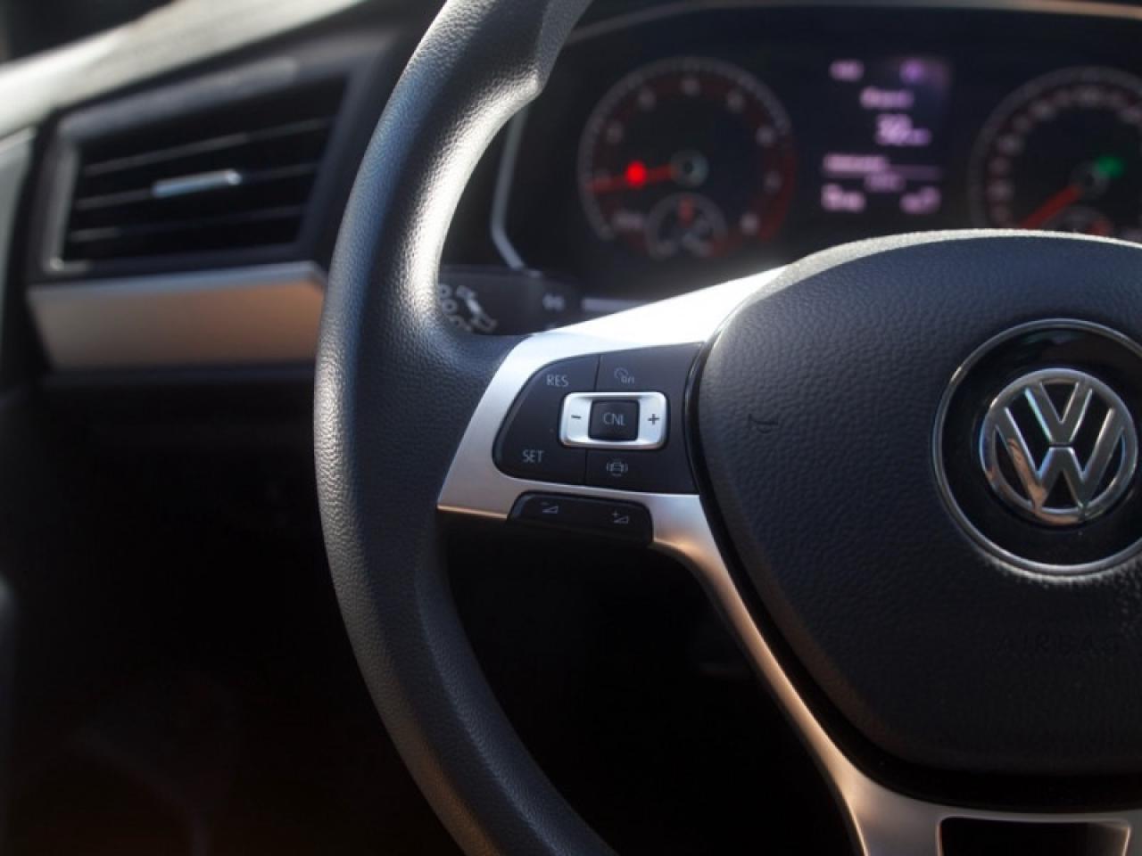 2019 Volkswagen Jetta Comfortline  **LOW MILEAGE** Photo