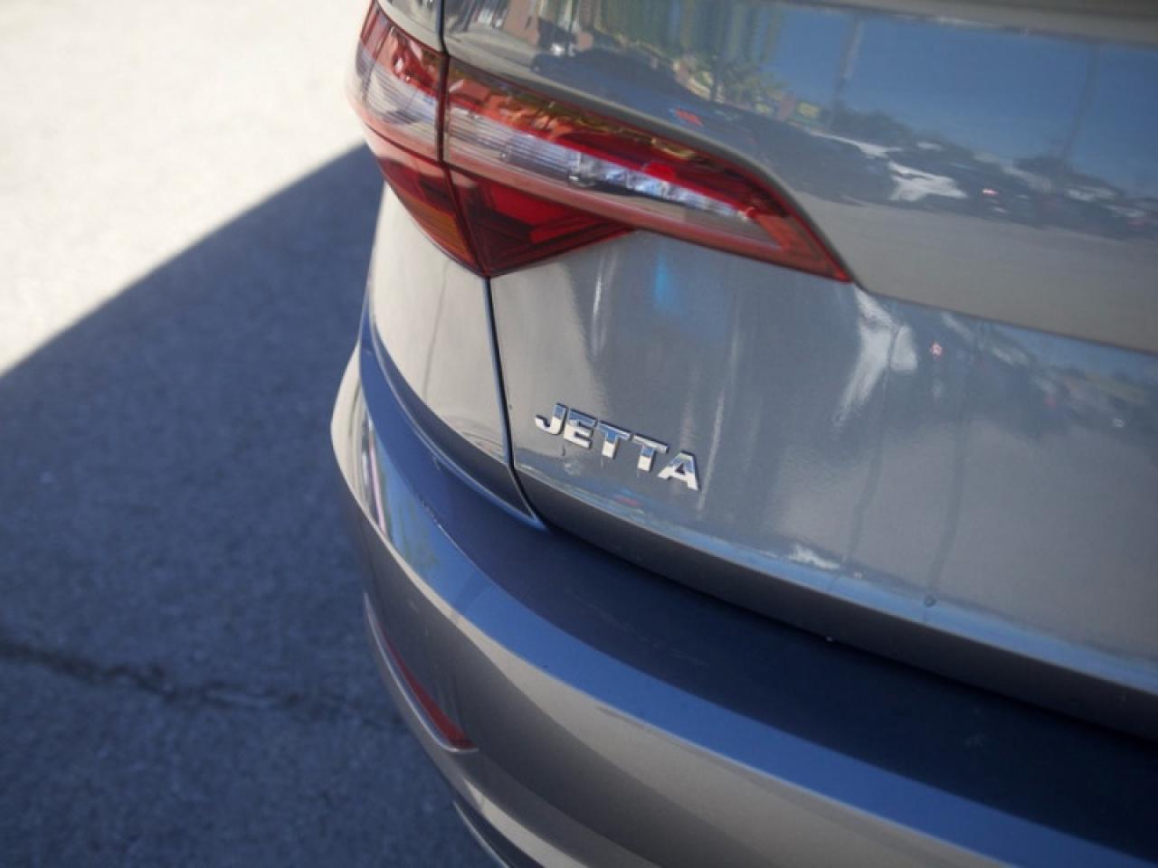 2019 Volkswagen Jetta Comfortline  **LOW MILEAGE** Photo