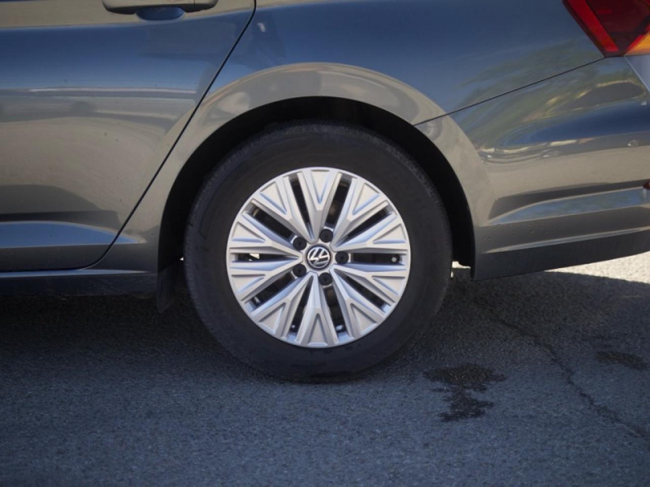 2019 Volkswagen Jetta Comfortline  **LOW MILEAGE** Photo