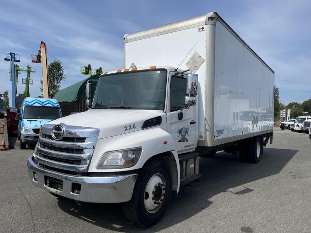 Used 2018 Hino 338 Cube Van 26 foot Box Power Tailgate Diesel Air Brakes for sale in Burnaby, BC
