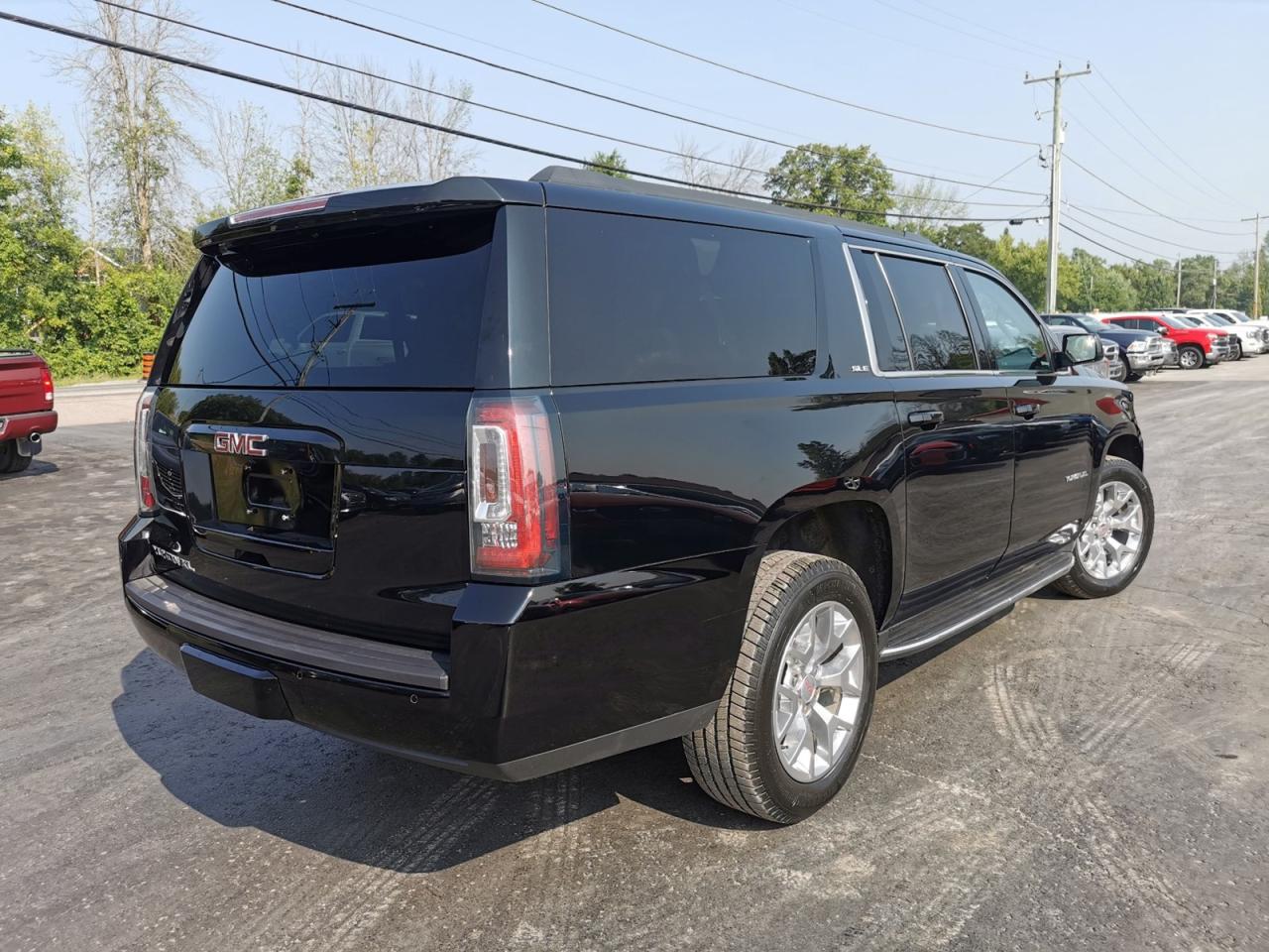 2020 GMC Yukon XL SLE Photo4