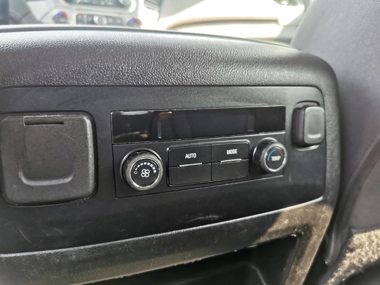 2020 GMC Yukon XL SLE - Photo #16