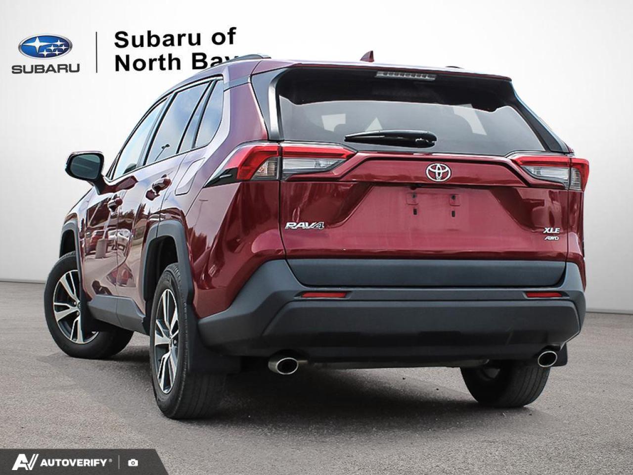 2021 Toyota RAV4 XLE Photo3