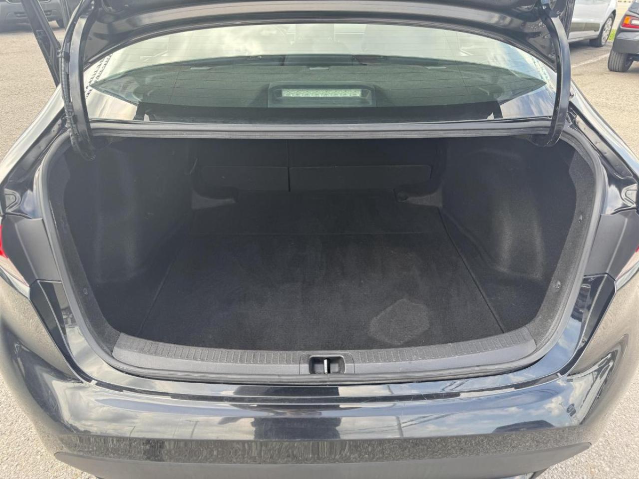 2021 Toyota Corolla LE Photo4