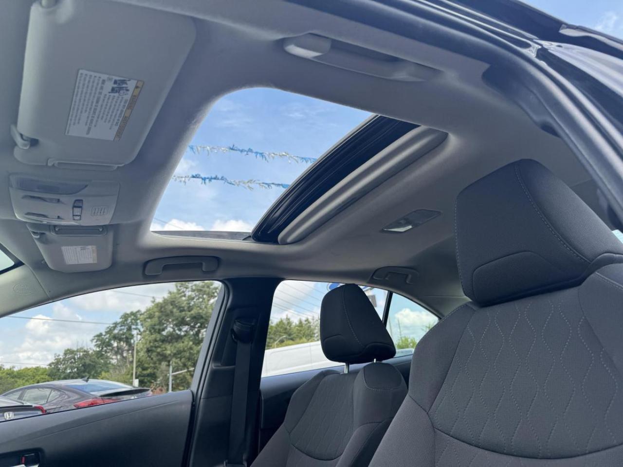 2021 Toyota Corolla LE Photo