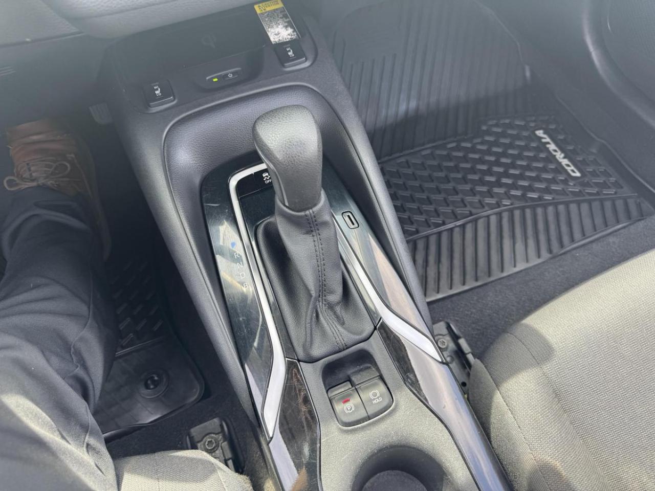 2021 Toyota Corolla LE Photo