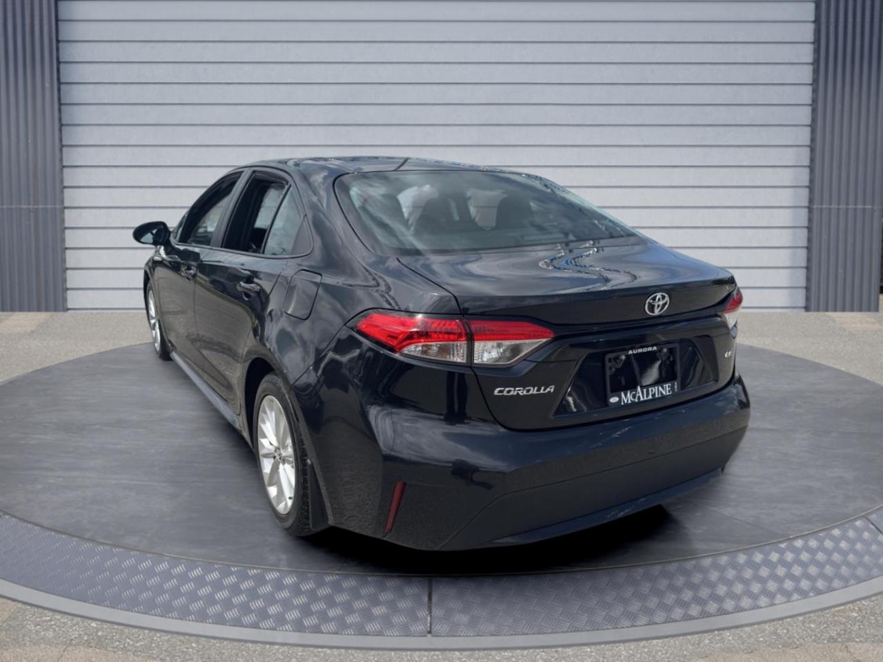 2021 Toyota Corolla LE Photo