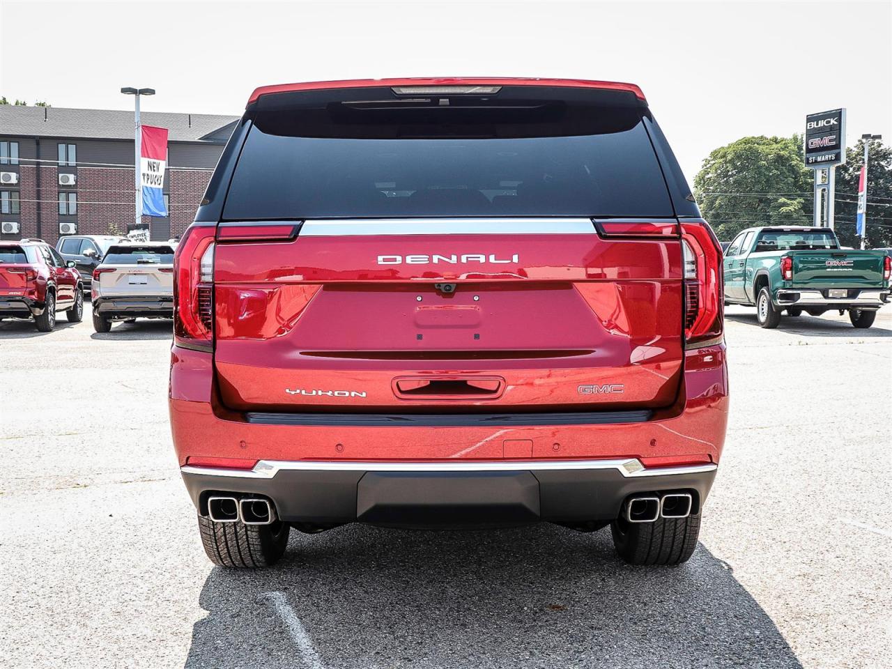 2025 GMC Yukon Denali Photo3