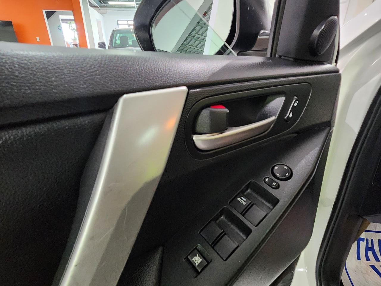 2012 Mazda MAZDA3 GS-SKY Sunroof H-Ted Seats Certified Clean Auto - Photo #23