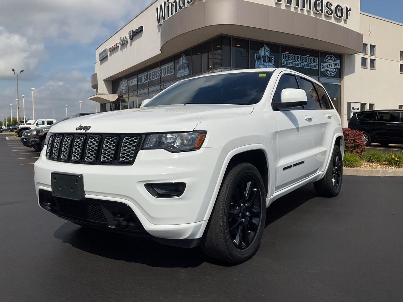 Used 2021 Jeep Grand Cherokee SUNROOF / HTD SEATS / PWR LIFTGATE/ RMT START for sale in Windsor, ON