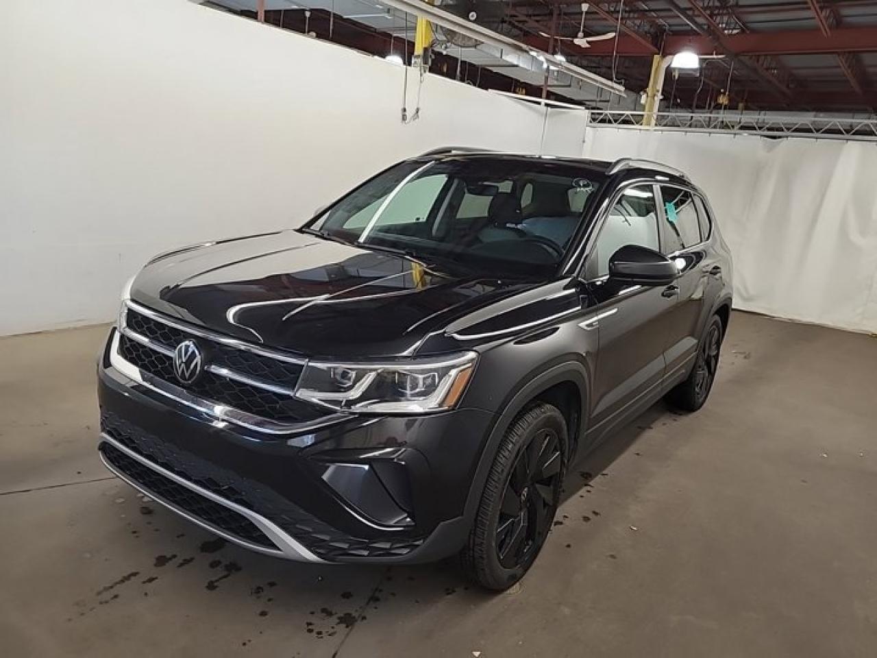 Used 2023 Volkswagen Taos Highline 4Motion | Leather | Pano Roof | Nav | Apple CarPlay | Android Auto | Rear Cam and More ! for sale in Guelph, ON
