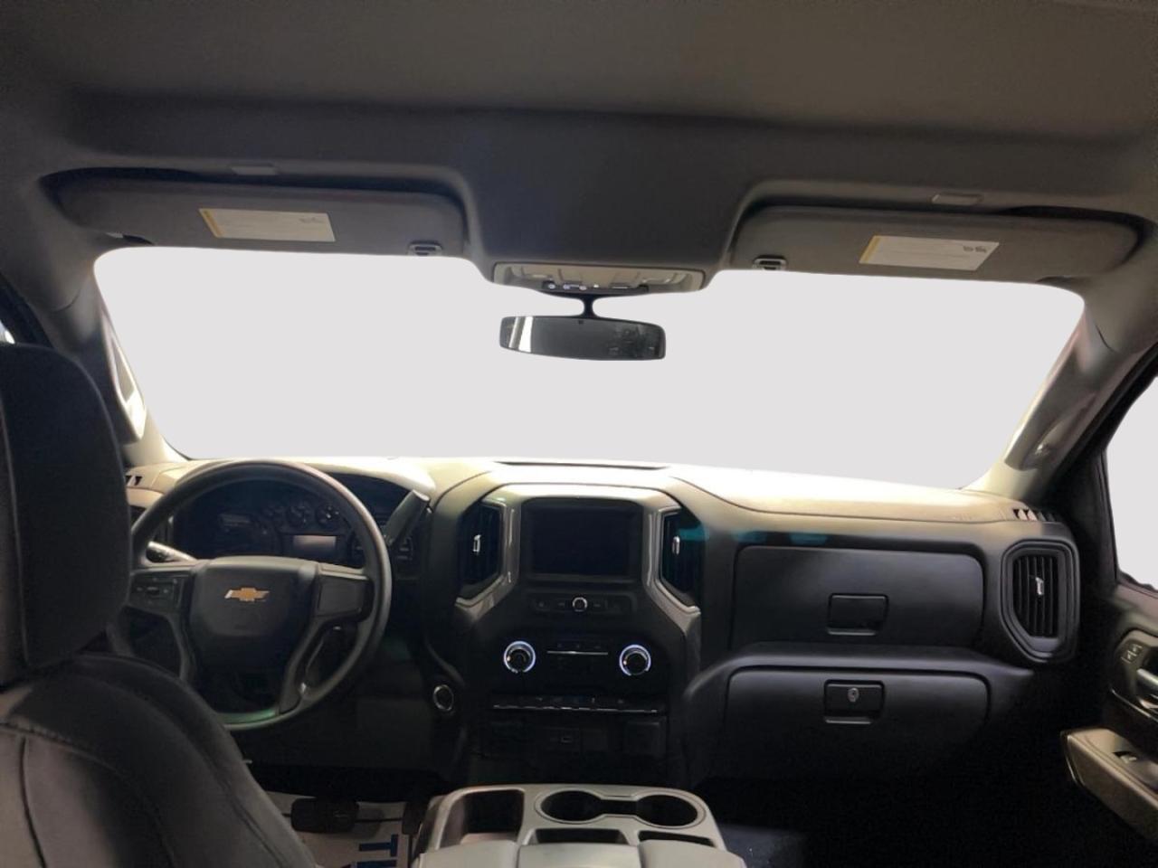 2024 Chevrolet Silverado 2500 Custom Photo4