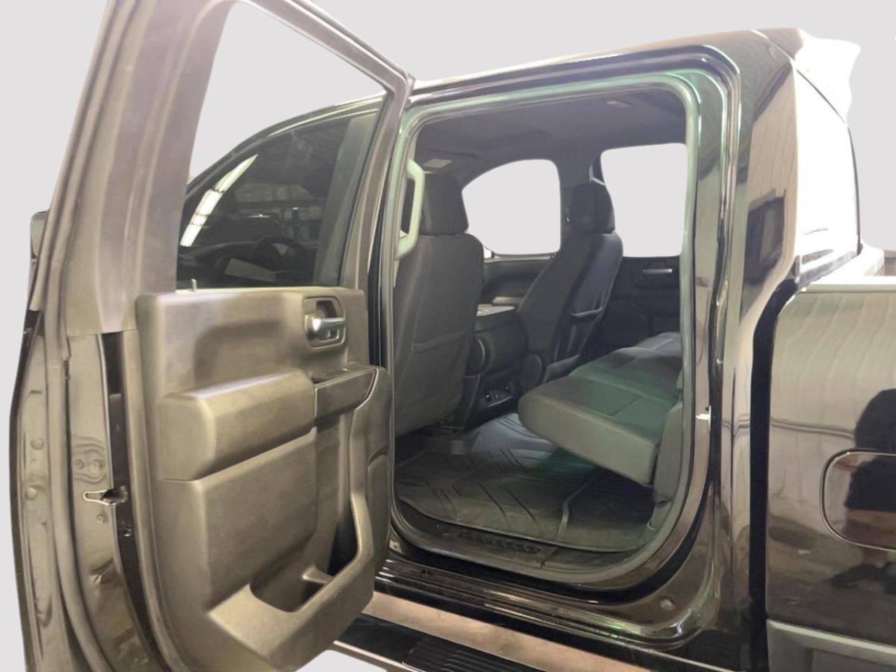 2024 Chevrolet Silverado 2500 Custom Photo3