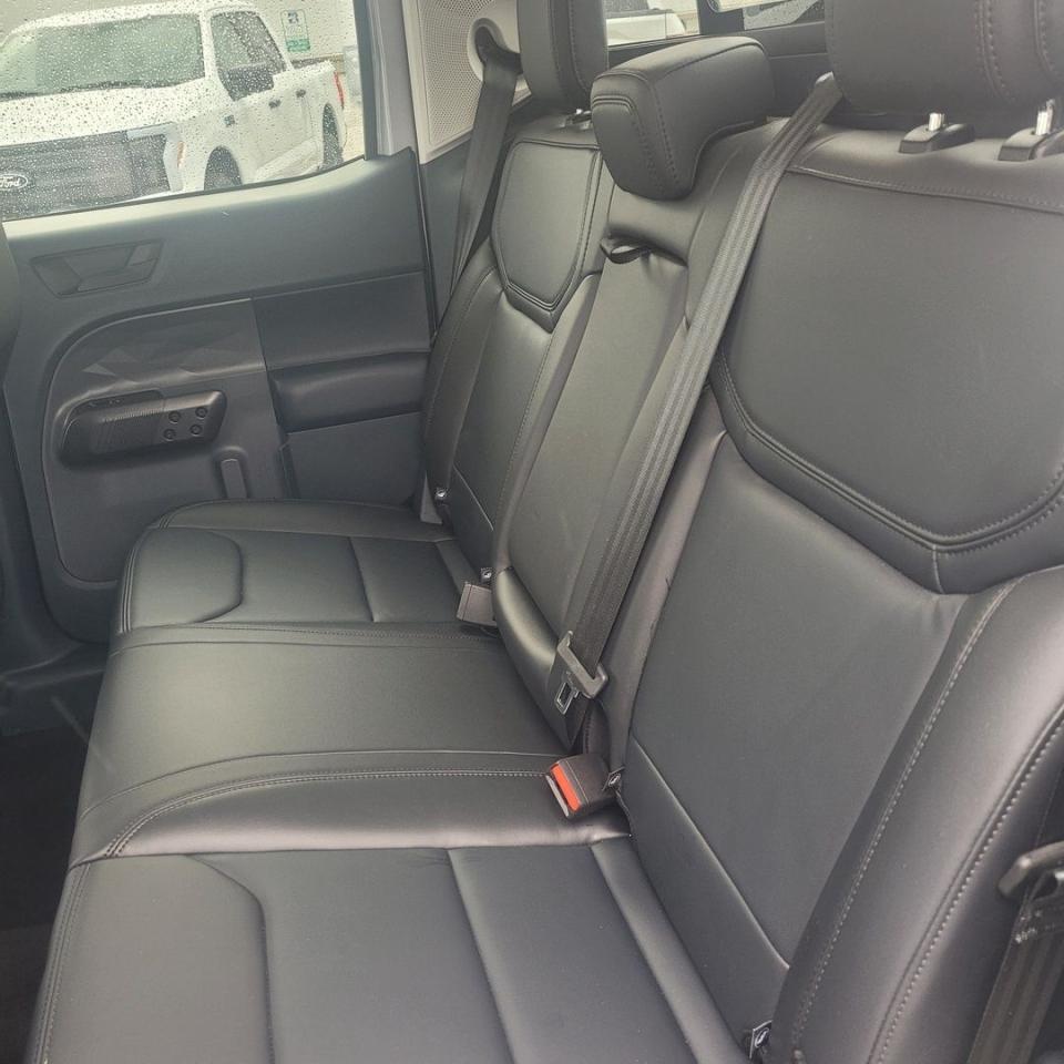 2024 Ford Maverick Lariat Photo11