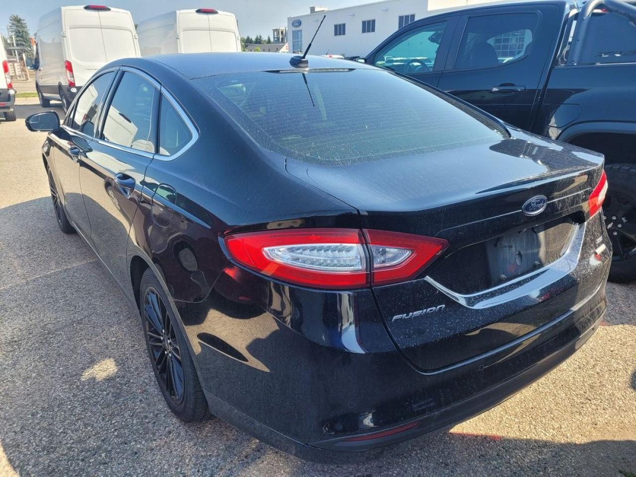 2016 Ford Fusion SE Photo3