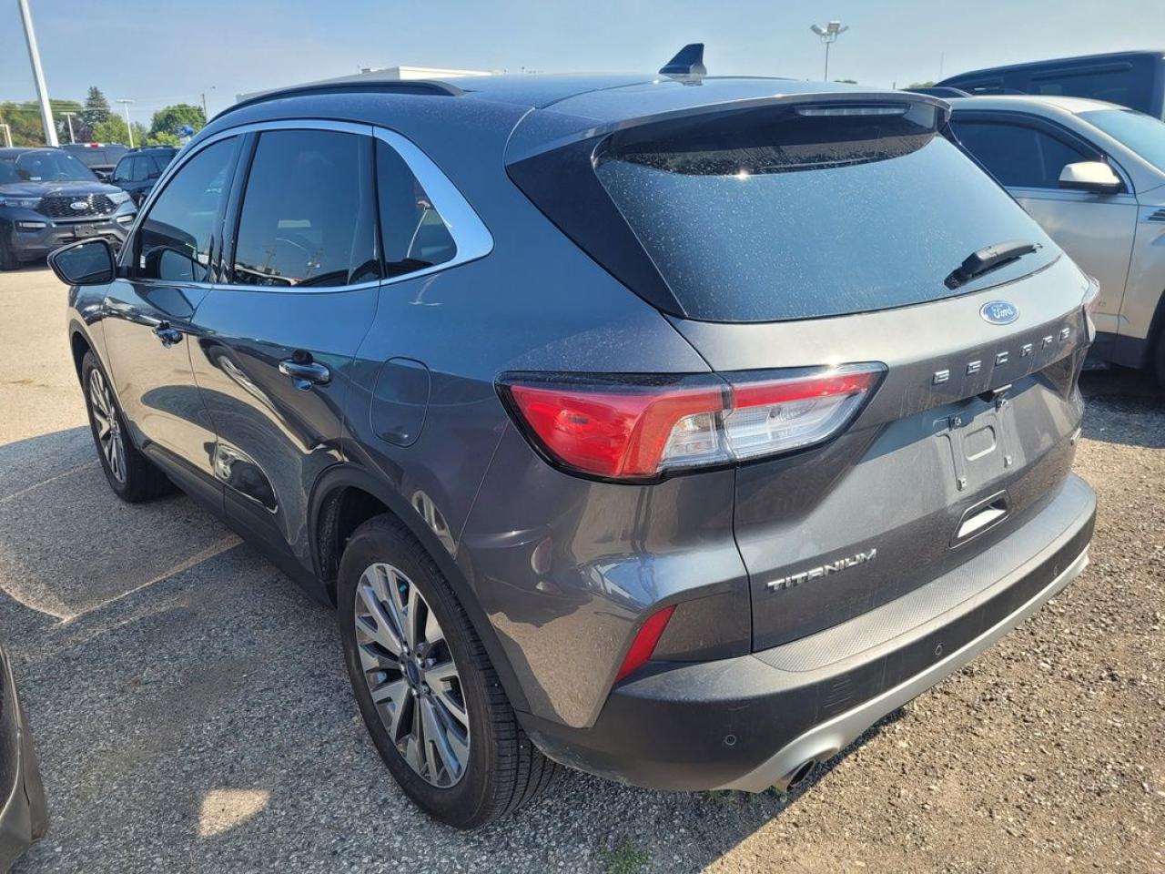 2022 Ford Escape Hybrid Titanium Photo8
