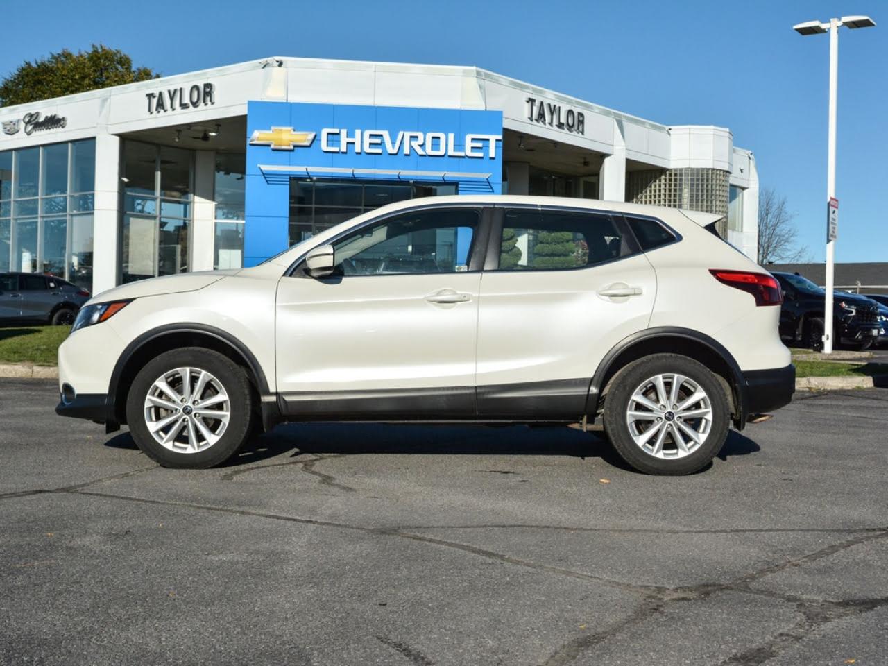 2019 Nissan Qashqai SV Photo2