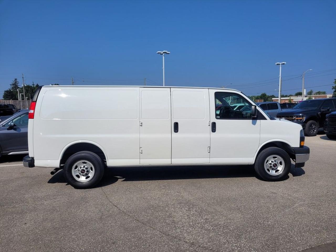 2020 GMC Savana 3500 Work Van Photo8