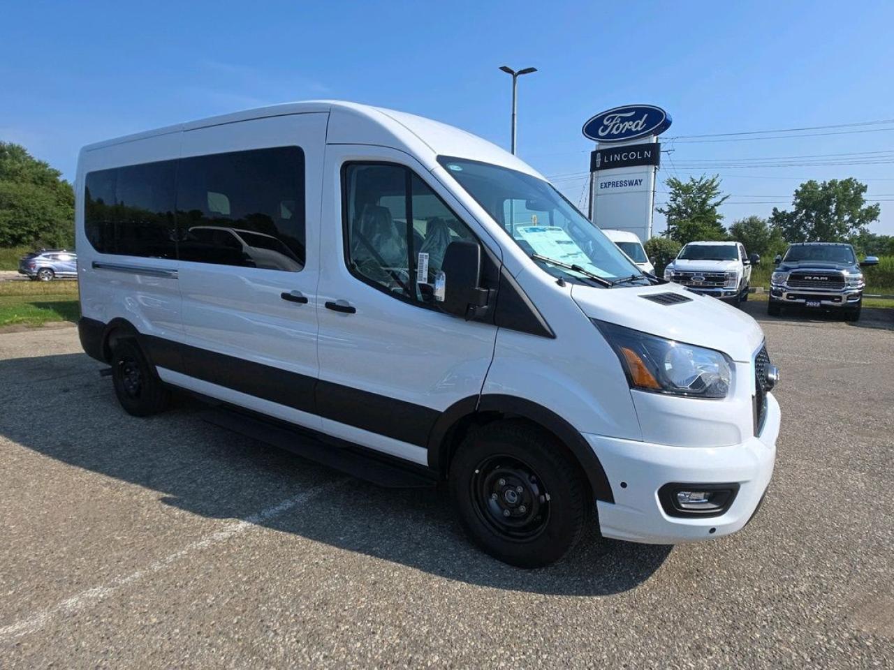 2025 Ford Transit Passenger Wagon XLT Photo
