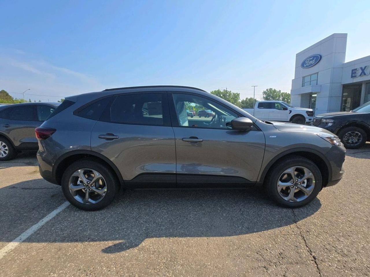 2025 Ford Escape ST-Line Photo3