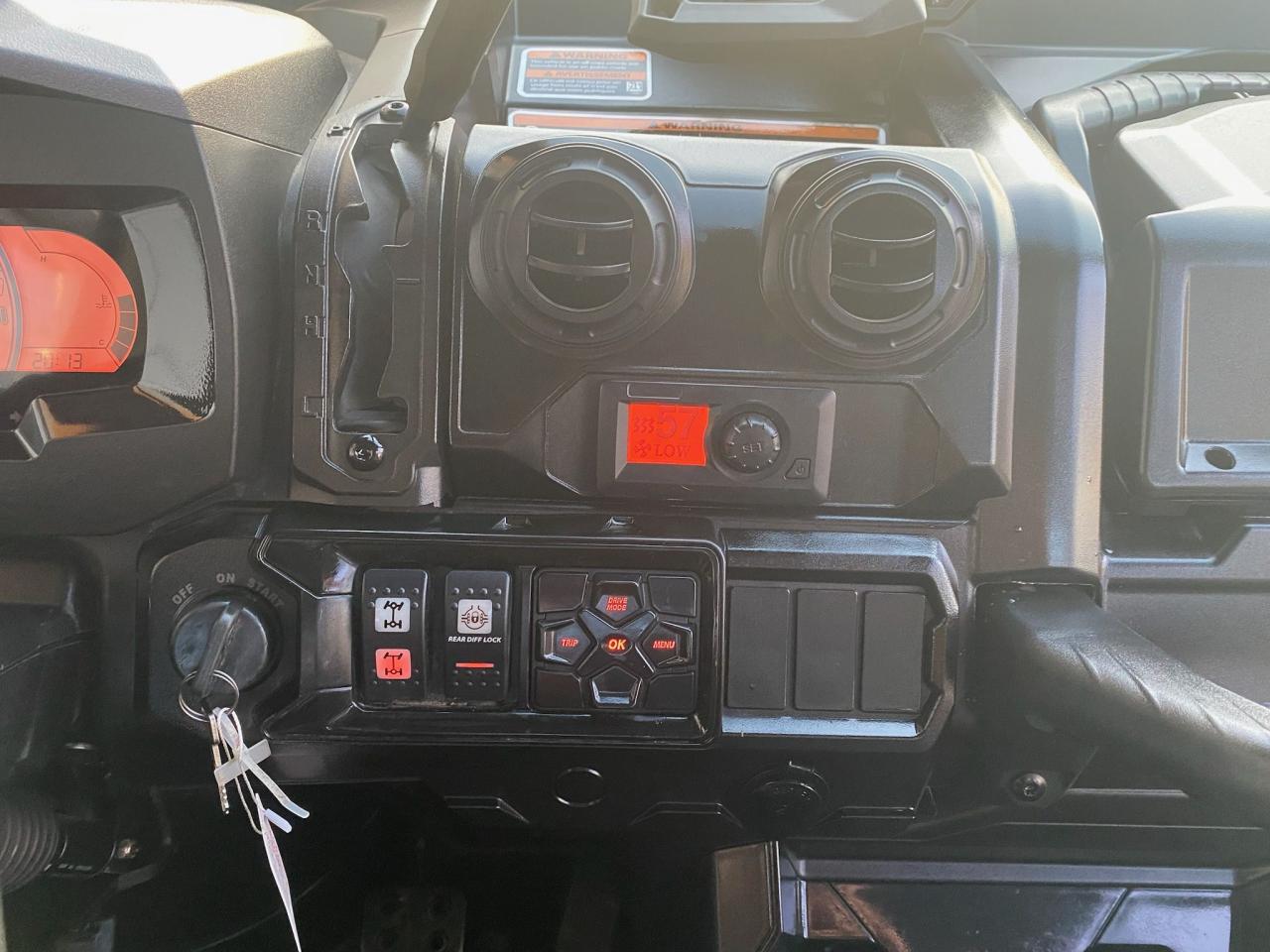2021 Can-Am Defender HD10  - Photo #10