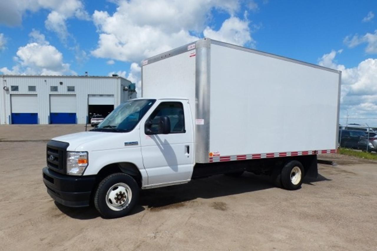 2024 Ford E-450 CUBE VAN DRW w/BUC - Photo #2
