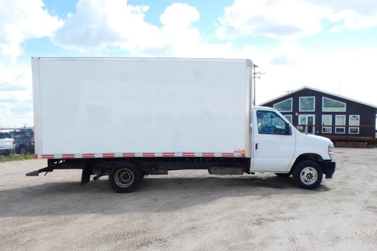 2024 Ford E-450 CUBE VAN DRW w/BUC - Photo #5