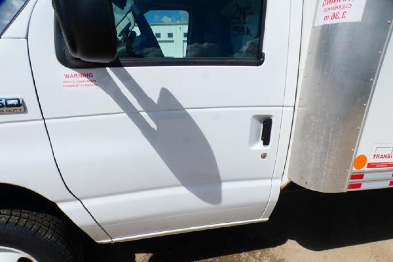 2024 Ford E-450 CUBE VAN DRW w/BUC - Photo #23
