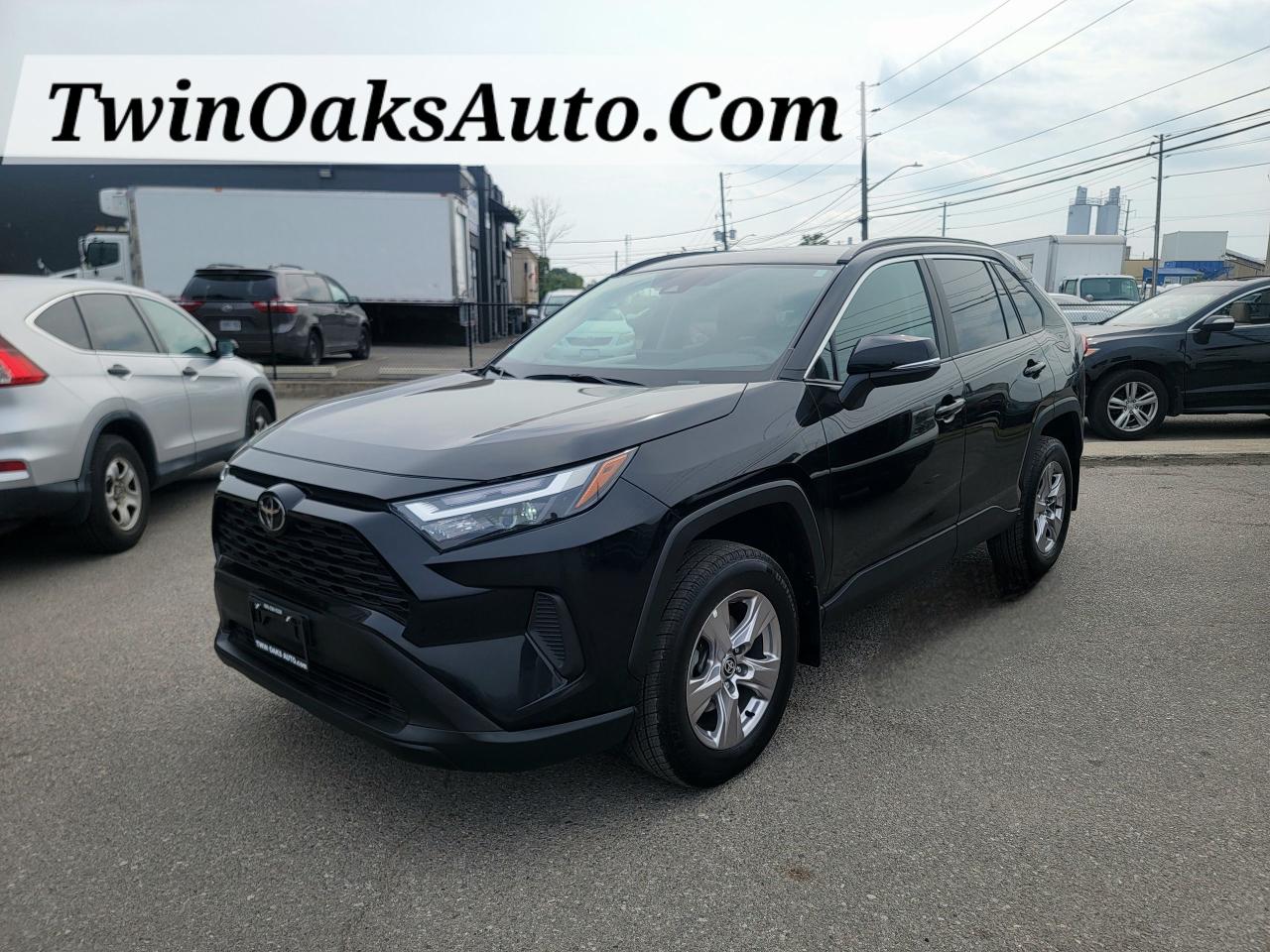 Used 2023 Toyota RAV4 XLE for sale in Oakville, ON