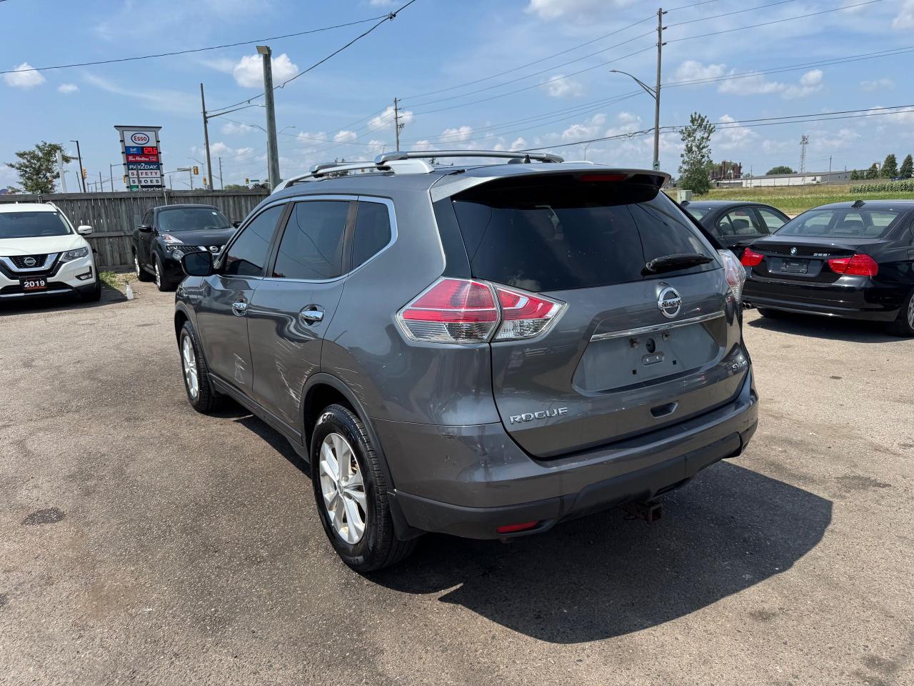 2016 Nissan Rogue SV, AWD, PANO ROOF, WELL SERVICED, CERTIFIED - Photo #3